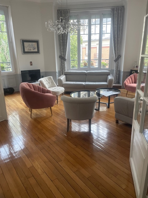 Agence Immobilière Dker Immobilier - Vente Appartement à Reims -  APPARTEMENT  HAUSSMANNIEN 168 M2 FACE CATHEDRALE